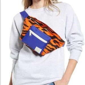 NWT Herschel Supply Co. Tiger Hip Pack